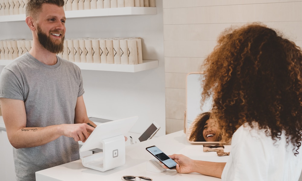 ブランド事業部